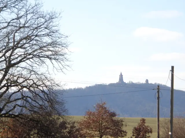  Blick zum Kyffhäusergebirge