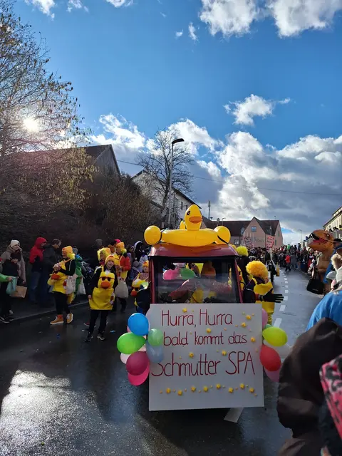 "Hurra, Hurra, bald kommt das Schmutter SPA"