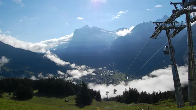Wer später unterwegs ist, kann natürlich die Seilbahn von Grindelwald zum Männlichen hinauf benutzen. Doch wir ziehen die eigenen Stiefelsohlen vor.  | Foto: Kurt Wolter