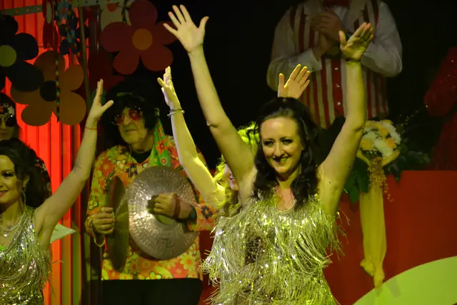 Die "Golden Girls" boten einen Showtanz mit dem Thema "70er- 80er- und 90er-Jahre"