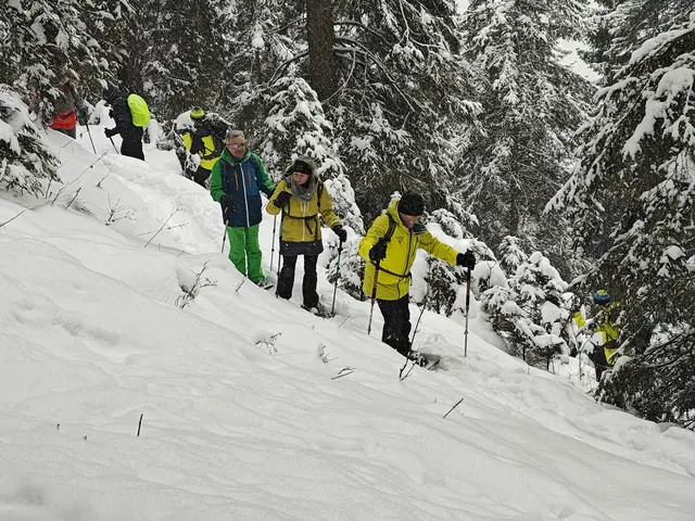Viel Spaß machen auch die Schneeschuhwanderungen, die parallel zu den Skikursen durchgeführt wurden.