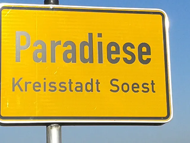 Siehst Du da etwas Zusammenhänge mit Deinem Studium in Soest??? "Paradiese" ist ein Ortsteil der Kreisstadt Soest: Nicht weit entfernt vom Standort Soest der Fachhochschule Suüdwestfalen | Foto: Reinhard Spörer