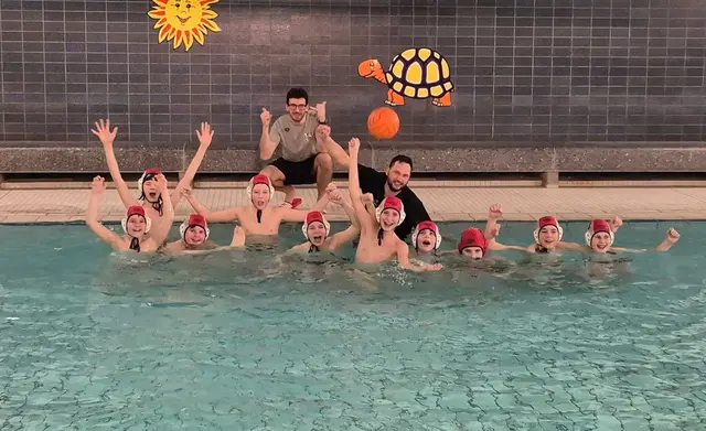 Ein aufregendes Wochenende: Lehrtes jüngste Wasserballer konnten sich erstmals dem heimischen Publikum präsentieren. | Foto: Verein
