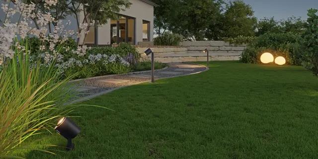 Für jede Ecke im Garten gibt es die passende Leuchte. | Foto: djd-k/Steinel