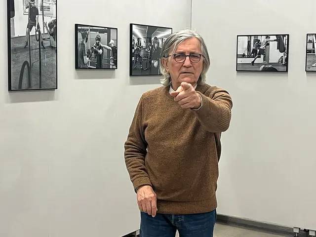 Petar Beres führte durch seine aktuelle Fotoausstellung