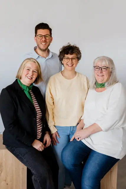 Kompetenz für Friedberg (von links): Stadtratskandidatin Antje Prillwitz, Bürgermeisterkandidat Egon Stamp, Spitzenkandidatin Jutta Erlenmayer,
Stadtratskandidatin Susanne Östreicher | Foto: Sarah Schneller