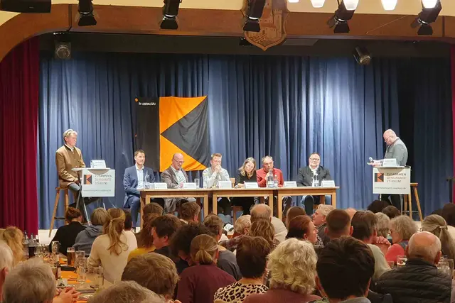 Zusammen mit den Kolpingsfamilien Wiggensbach und Buchenberg lud der Bezirk Oberallgäu in den Wiggensbacher Kapitelsaal zu einer Informationsveranstaltung zur Landratswahl ein. Die Kolpingstiftung-Rudolf-Geiselberger und eine örtliche Stiftung hatten die Veranstaltung finanziell unterstützt.