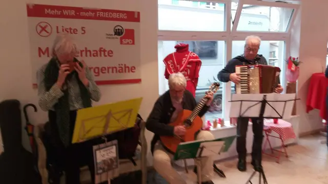 Petra Bauer (Okarina), Joe Ditchen (Gitarre), Eugen Banhierl (Akkordeon)