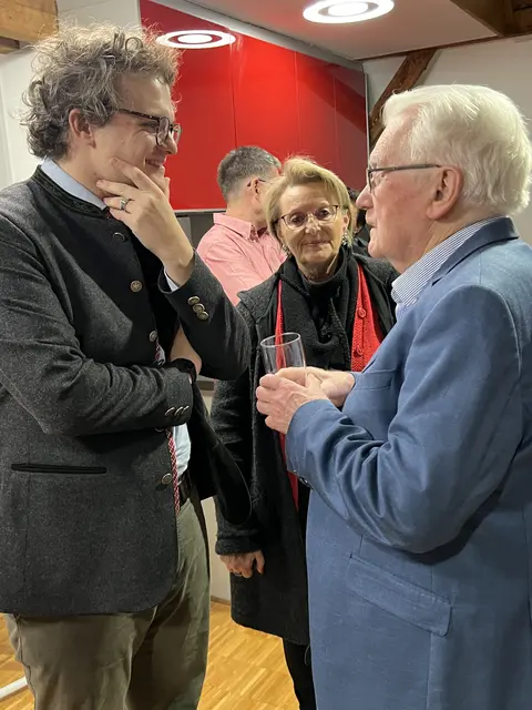 Nicht nur eine Ehre für Medaillenträger Heim, sondern auch für den Namensgeber und "den Nestor der Heimatgeschichte im Landkreis Augsburg" Prof. Pötzl | Foto: Siegfried Karner