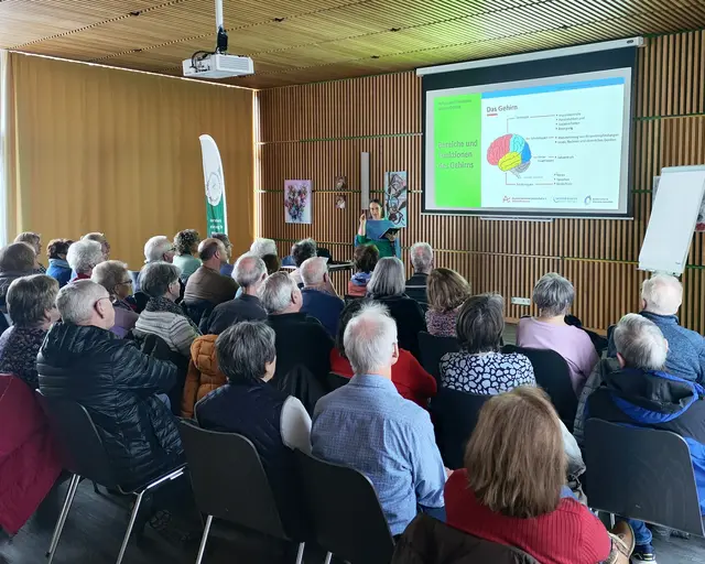40 Gäste kamen auf Einladung vom Seniorenbeirat Gersthofen zum Vortrag der Apothekerin Anja Ehinger über Möglichkeiten zur Vorbeugung von Demenz in die Begegnungsstätte du &amp; hier. 

 | Foto: Ilona Kramer – Seniorenbeirat Gersthofen