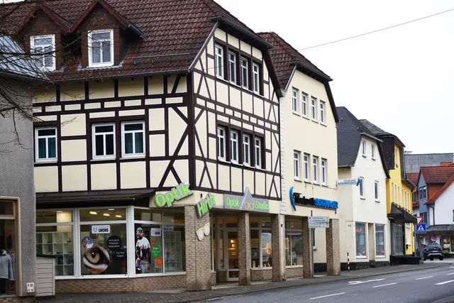 Markstraße - in der rechten Bildhälfte das Gebäude des ehemaligen Frisörsalons Wilhelm.