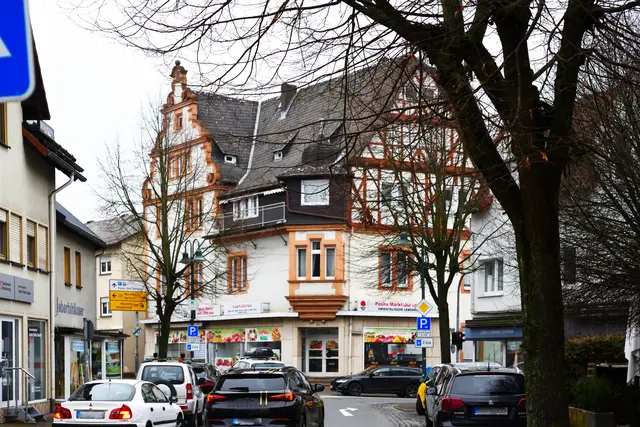 Kreuzung Marktstraße Bahnhofstraße.