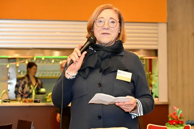 Maria Hesse eröffnete den 21. Markt "Kunst &amp; Handwerk"
