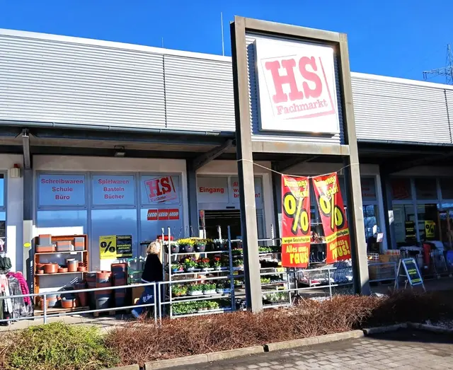 Der HS-Fachmarkt, der einst von Hans Schuster gegründet und erfolgreich geführt wurde, schließt Ende des Monats April. | Foto: Peter Heider