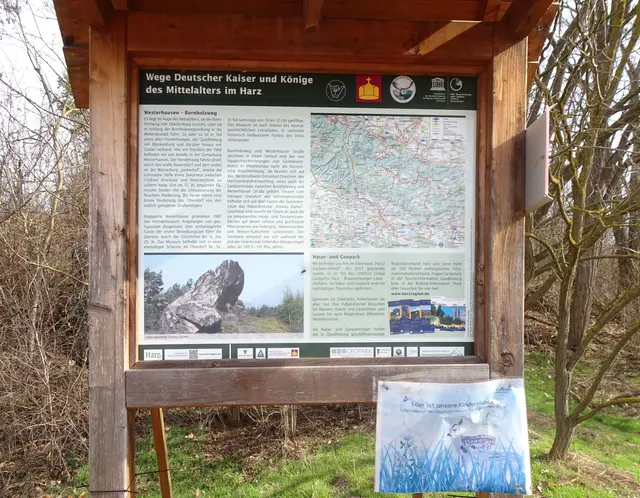 Infotafel am Weg Deutscher Kaiser und Könige des Mittelalters 