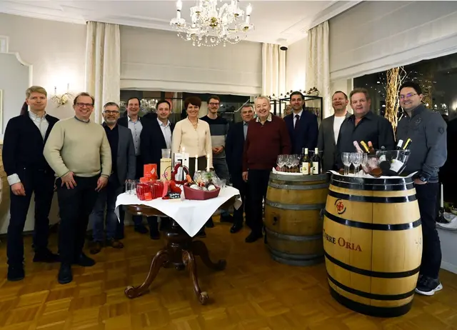Von links: Mark Wager, Alexander Lodner, Wolfgang Behringer, Markus Hoffmann, Alexander Wittgruber, Katja Müller, Niklas Wörrle, Nikolaus Egger, Alois Jäger, Alessandro Sapio, Tobias Walter, Georg Rebele und Tobias Powalowski | Foto: Stadt Lauingen