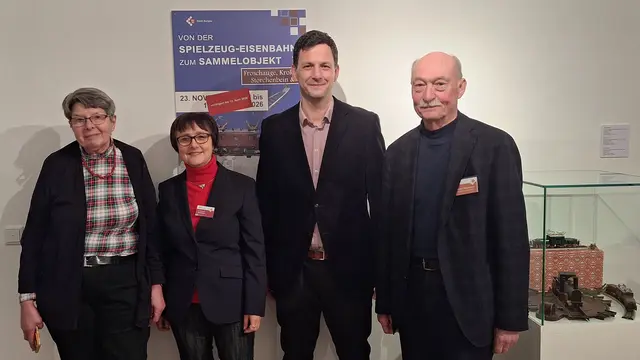 Das Bild zeigt: (von links) Marion Hohmann, Dr. Christine Holl-Enzler, Dr. Volker Mehringer, Detlev Hohmann.