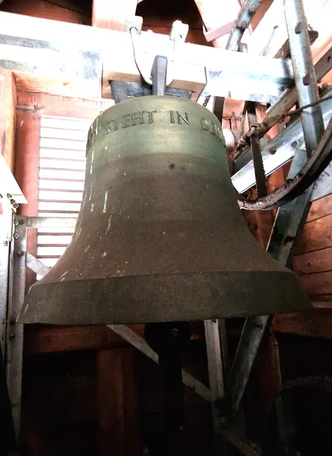 Obere Glocke mit der Inschrift:
MEINE ZEIT STEHT IN DEINEN HAENDEN