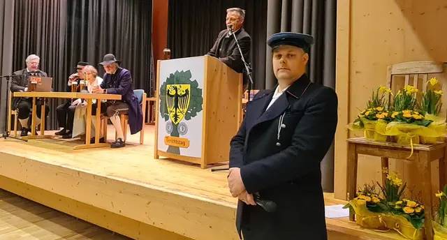 23. Eglofser Gerichtstag (v.r.n.l.) Richter Karl-Heinz Marx mit Beisitzern Wolfgang Sutter, Angie Fessler, Georg Wagner und Karl Milz