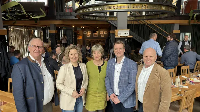 (v.l.): MdL Christian Lindinger, MdL Marina Jakob, Dr. Ursula Diepolder (ILE), Tobias Kurz (1. Bürgermeister Bad Füssing) und Andreas Jakob (1. Bürgermeister Ruhstorf a.d.Rott und 1. Vorsitzender ILE an Rott &amp; Inn). | Foto: Abgeordnetenbüro Christian Lindinger
