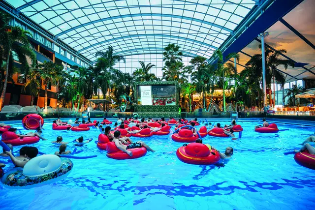 Bei der CineWave kommt die ganze Familie auf ihre Kosten. | Foto: Therme Erding