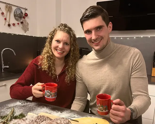Bürgernah zeigte sich Michael Jahn im Wahlkampf: Er lud zu Glühwein und Gesprächen in der Vorweihnachtszeit ein. Hier ist er mit seiner Lebenspartnerin Julia Harth zu sehen. | Foto: Claudia Jahn, myheimat.de