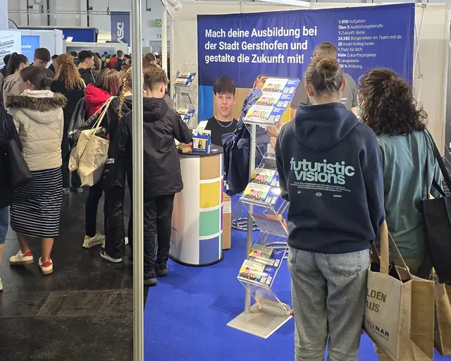 Das Interesse der Besucherinnen und Besucher am Gemeinschaftsstand der Stadt Gersthofen war groß. | Foto: Stadt Gersthofen, Kai Schwarz
