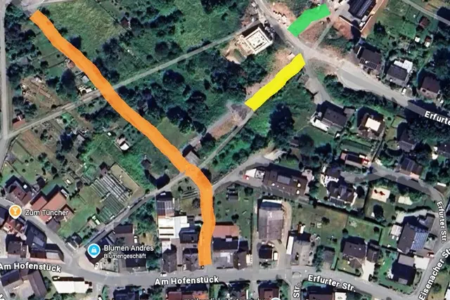 "Hinter den Scheuern" (orange), "Nordhäuser Weg" (grün) und "Köstritzer Weg" (gelb) sind auf dem Ortsplan von Google Maps markiert.