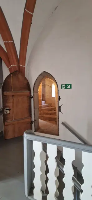 Aufgang über die Wendeltreppe auf den Dachboden