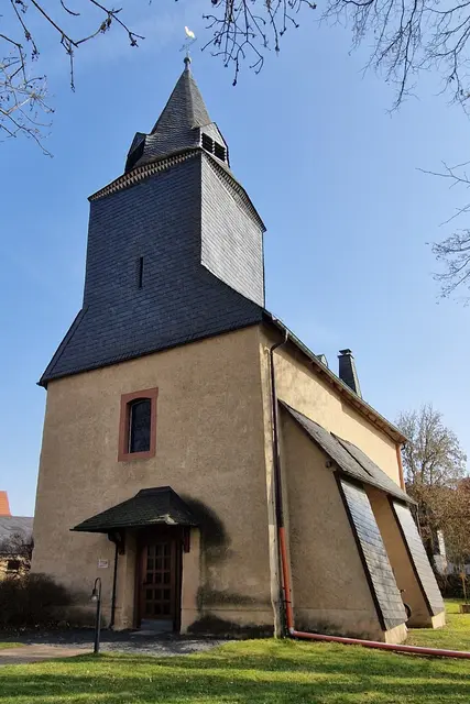 Die Kirche wurde in der 2ten Hälfte des 13. Jahrhunderts erbaut und ist der Heiligen Barbara geweiht