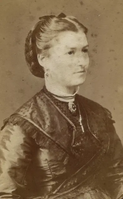 Meine Urgoßmutter Clara, seine Frau aus Griebo. Die folgenden drei Bilder zeigen ihre Töchter.