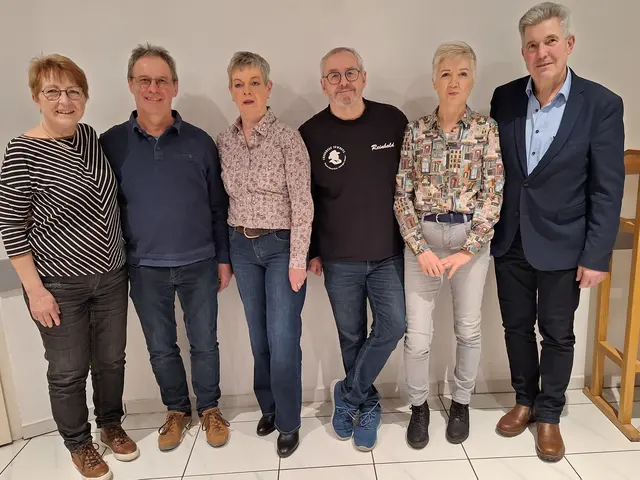von links: Conny Kirstein, Peter Schneider, Petra Zerle, Reinhold Kahn, Ingrid Graf, 2. Bürgermeister Dillingen Johann Graf | Foto: Crossroad Cowboys e.V.