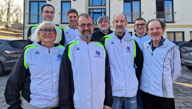 Das SG-Handicap Nördlingen Leichtathletik-Team in Erfurt: 
Daniel Weinert, Markus Protte, Andy Eder, Etienne Wiedemann (hinten v.l.)
Gudrun Eder, Werner Wiedemann, Kurt Weinmann, Gerhard Enzelberger (vorne v.l.) | Foto: SG-Handicap