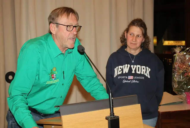 Die Grußworte des Kreisverbandes überbrachten Günther Wolff und Sandra Wonka. | Foto: Peter Heider