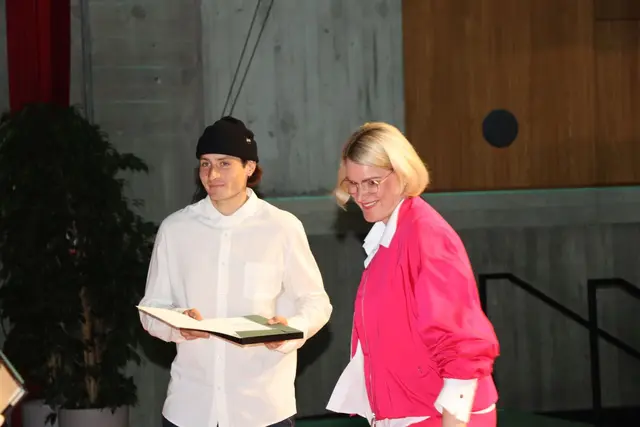 Noah Hegge mit Eva Weber  | Foto: Marianne Stenglein