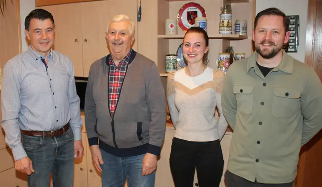 Neuwahlen beim Meitinger Kleintierzuchtverein (von links): 2. Vorsitzender Stefan Kneißl, Markus Schuster, Franziska Wiedenmann und Christopher Benka. | Foto: Peter Heider