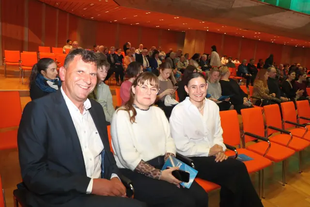 DKV Cheftrainer Thomas Apel mit Gattin und Elena Lilik | Foto: Marianne Stenglein