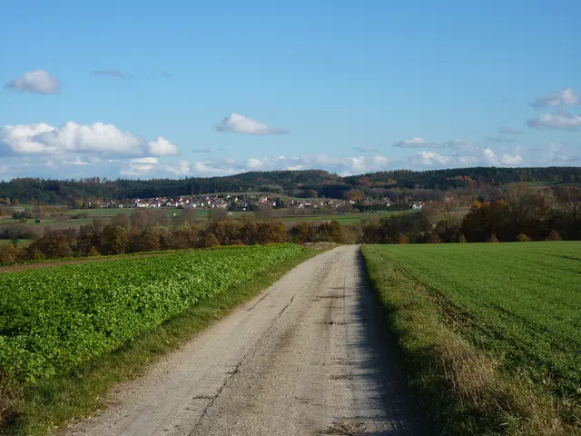 Blick vom Wanderweg auf Oberbernbach | Foto: Dr. Hubert Raab