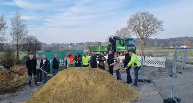 Der Bau der neuen Krebsgrabenbrücke bei Jettingen-Scheppach hat begonnen.  | Foto: Angela Brenner / Landratsamt Günzburg