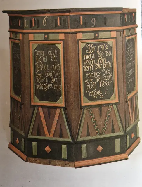 Kanzel aus dem Jahr 1696 Überbleibsel der alten Kirche