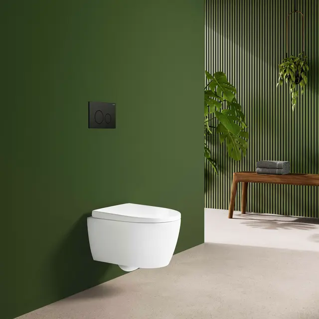 Die WC-Keramik und Betätigungsplatte für die Spülung lassen sich unter Berücksichtigung weniger technischer Details leicht austauschen und werten ein älteres Bad sichtbar und spürbar auf.
 | Foto: DJD/Geberit