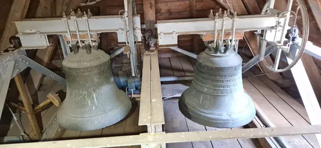 Blick von der Rückseite auf die Glocken