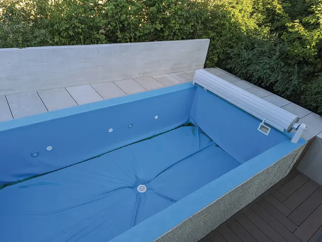 Von faltiger Folie zu frischer Optik  | Foto: Bergmann Schwimmbadbau/Bundesverband Schwimmbad &amp; Wellness e.V./akz-o