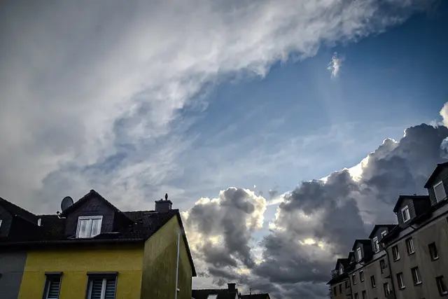 WolkenReich ( Einfach aus dem Fenster heraus fotografiert)  | Foto: Christoph Niersmann 