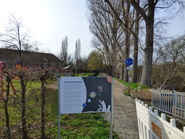 Direkt neben der Innerstebrücke geht es los