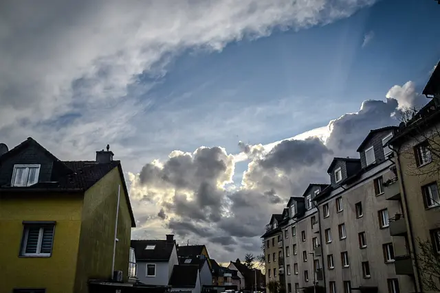 WolkenReich ( Einfach aus dem Fenster heraus fotografiert) 