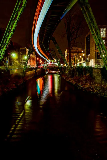 #Memories
Ein Dezemberabend an der Schwebebahn in Wuppertal | Foto: Christoph Niersmann 