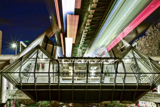 #Memories
Ein Dezemberabend an der Schwebebahn in Wuppertal | Foto: Christoph Niersmann 