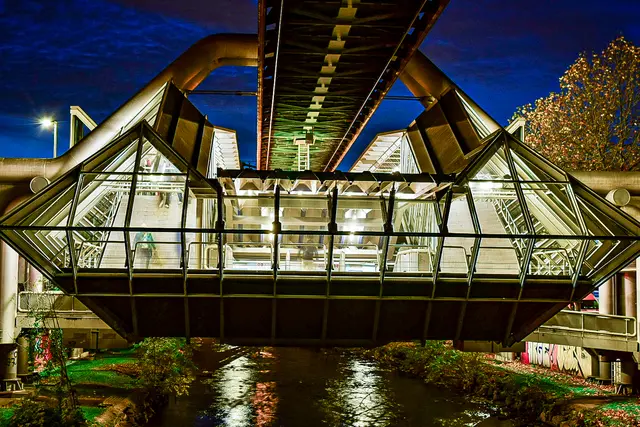 #Memories
Ein Dezemberabend an der Schwebebahn in Wuppertal | Foto: Christoph Niersmann 