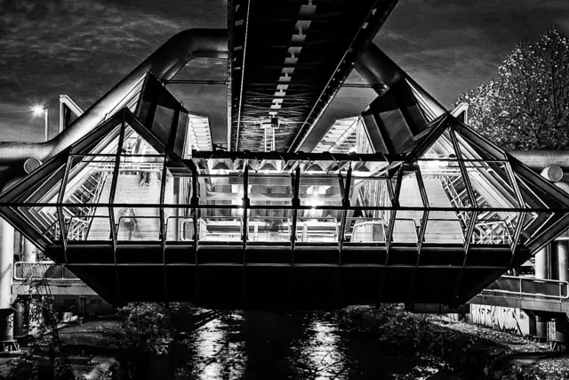 #Memories
Ein Dezemberabend an der Schwebebahn in Wuppertal | Foto: Christoph Niersmann 